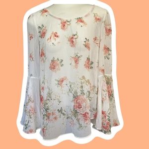 Gorgeous floral top.